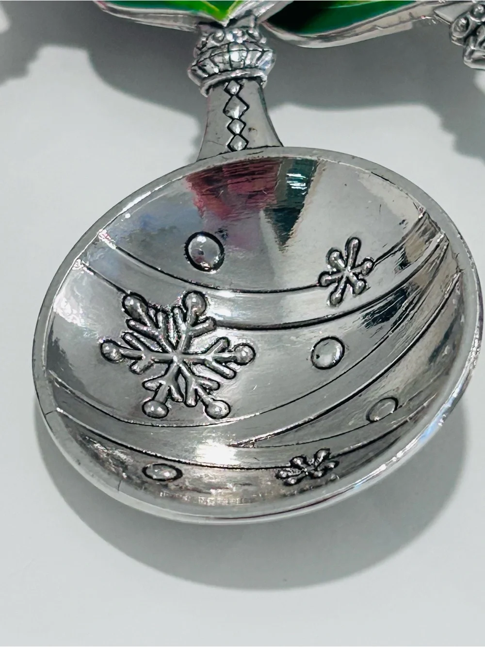 Ganz Measuring Spoon Set 4 Piece Snowflakes Christmas Ornaments Red Green